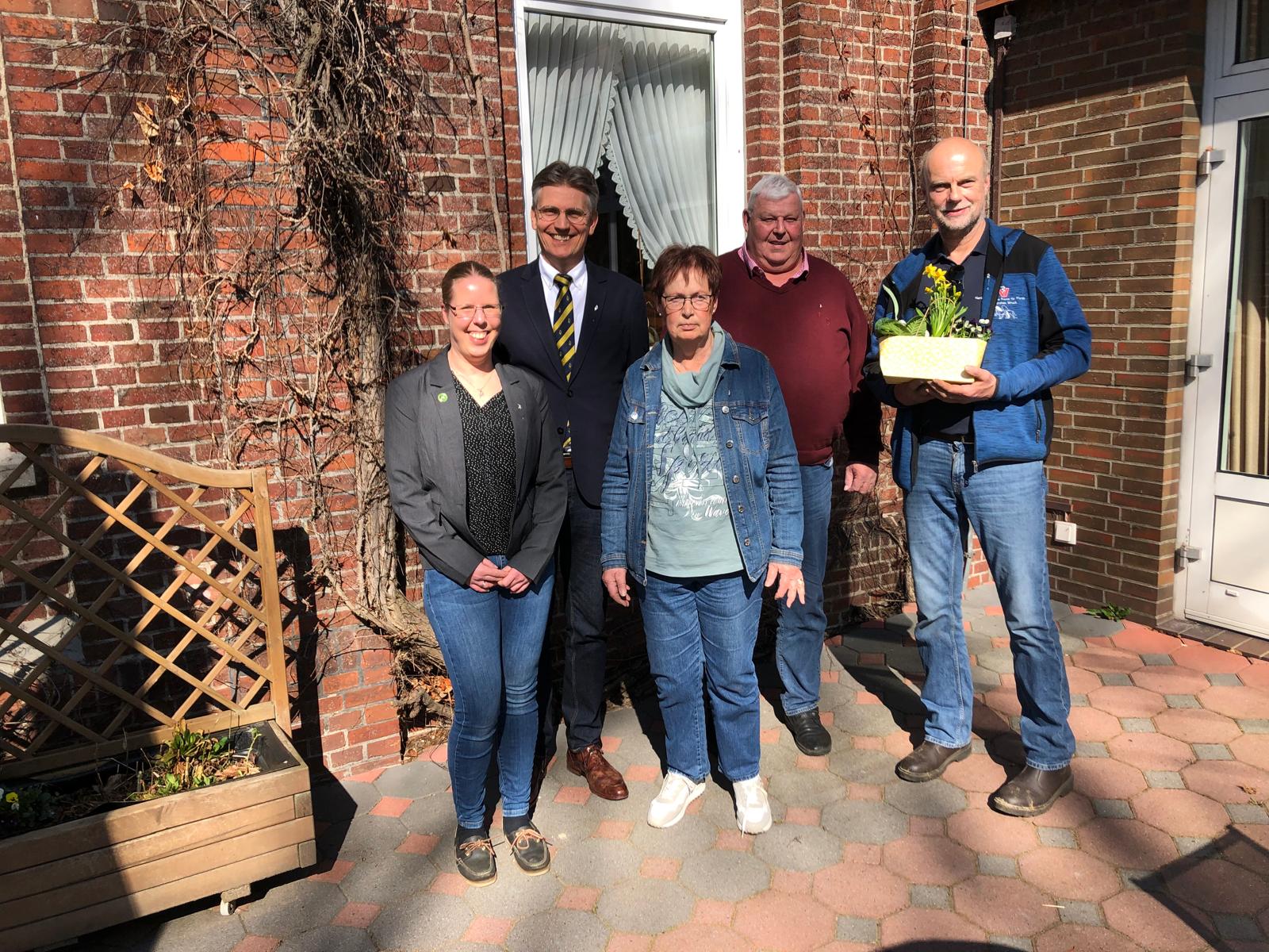 BV Stade J.Glienke Ehrung langjährige Mitgliedschaften v l n r F. Bröcker Müller R. Hollwedel ZG Tiedemann G. Löffler Gestüt Ostetal